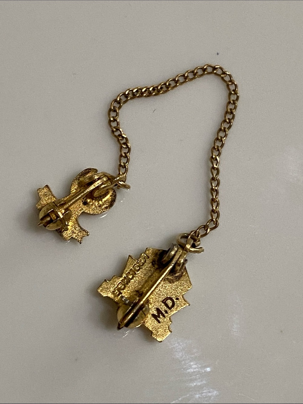 Gold Tone 1961 Eagle & Shield Fob Charm Chain - Picture 2 of 2